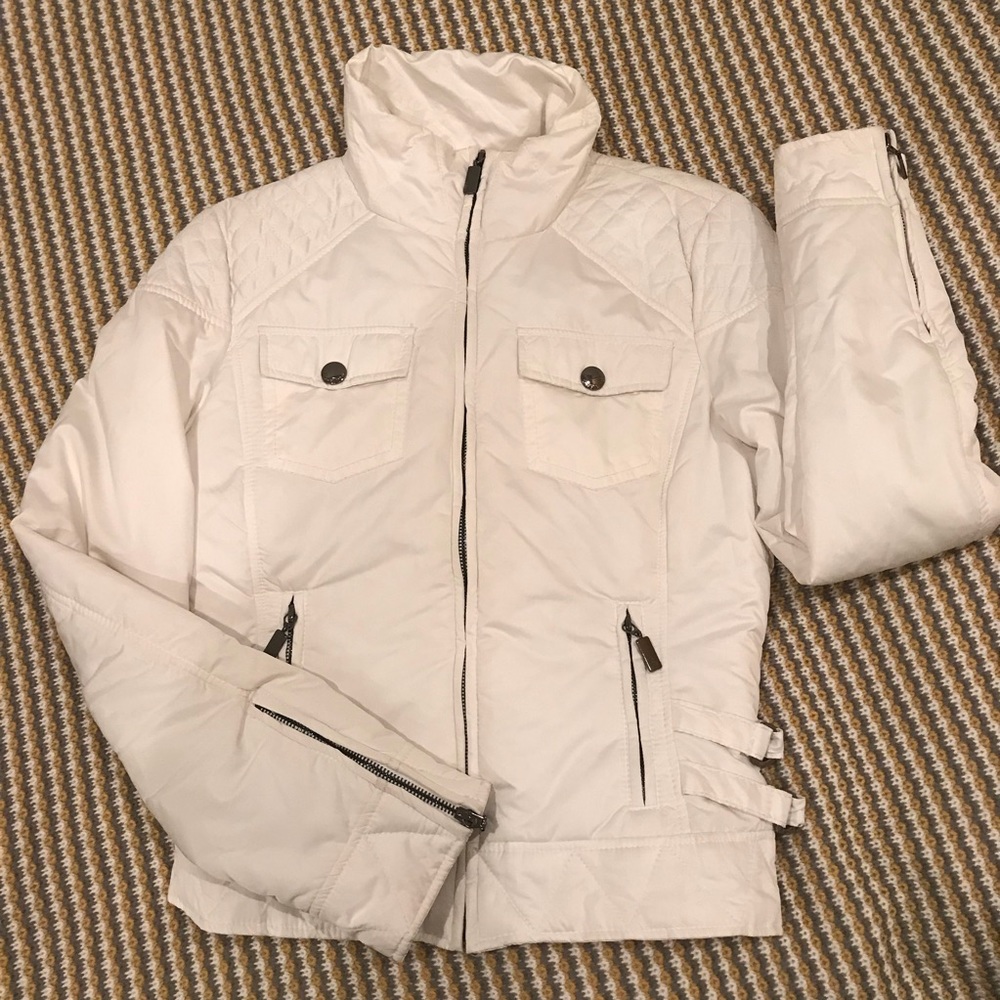 Zara Woman’s Light Weight Fall Coat. - Picture 3 of 6